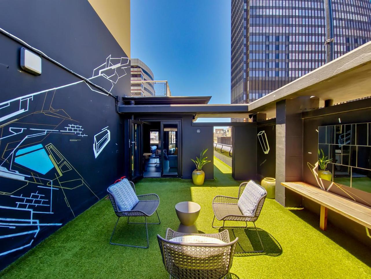 Blackbrick Foreshore Hotel *
