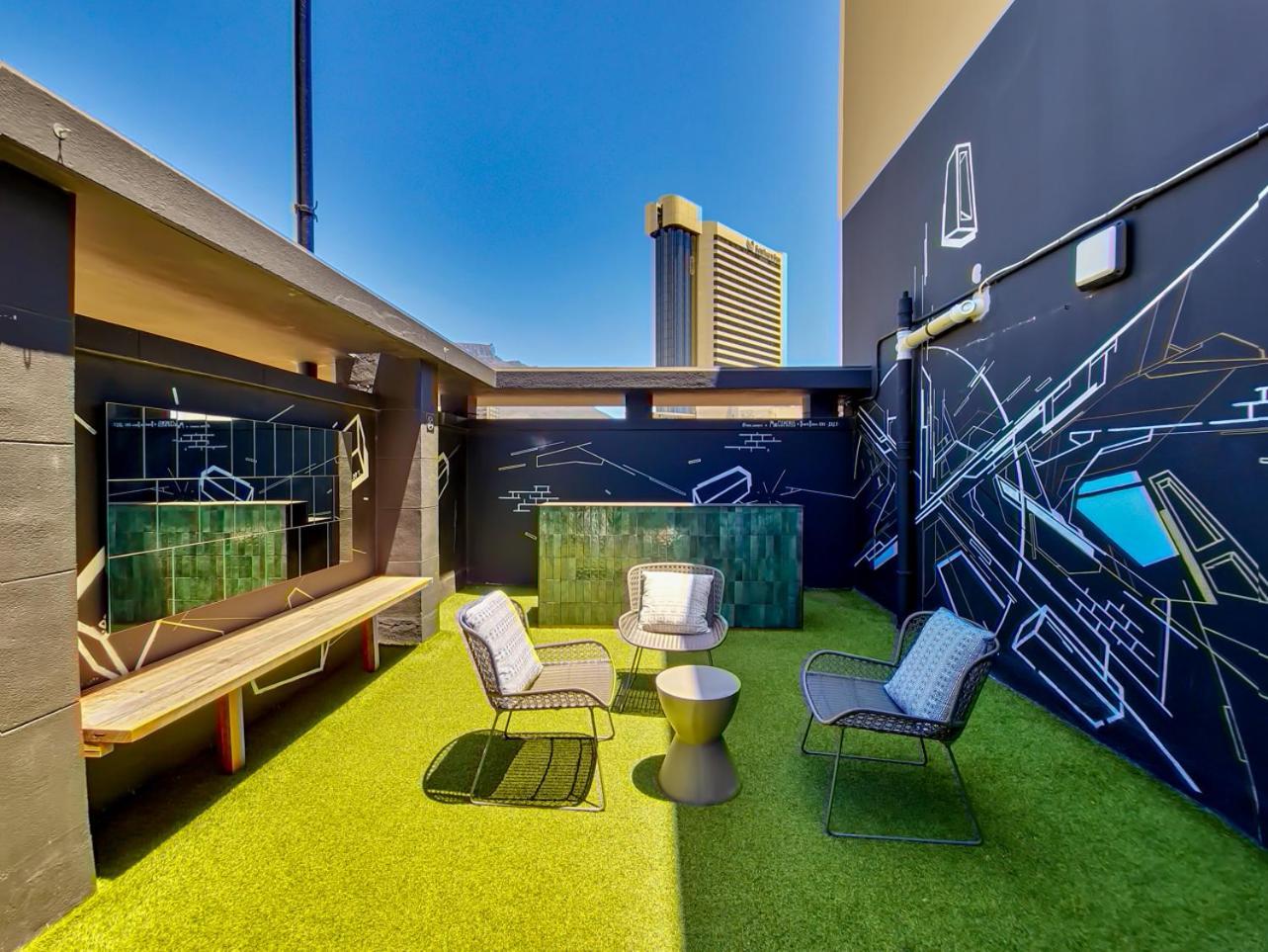 Blackbrick Foreshore Hotel
